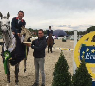 GP-winst voor Jewel de Kwakenbeek in Fontainebleau GP-winst voor Jewel de Kwakenbeek in Fontainebleau